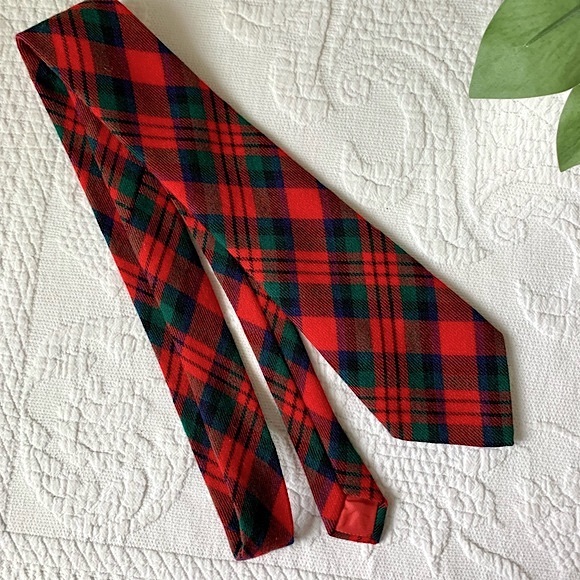 Lochcarron of Scotland MacDuff Tartan Plaid Wool Tie - Picture 10 of 14